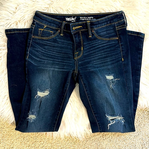 Mid-Rise Jegging skinny jeans with holes - Picture 3 of 4